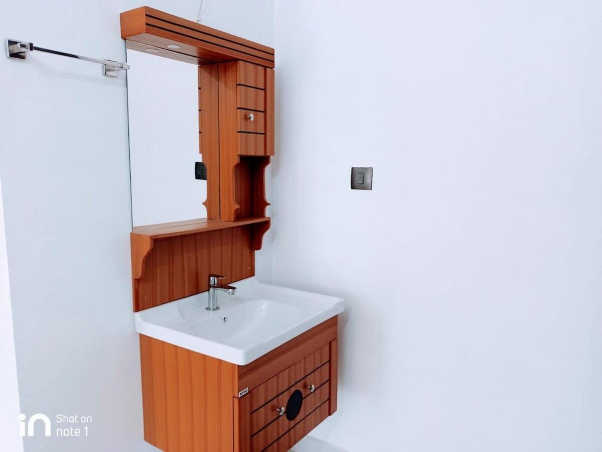 Elamkulam Penthouse - 3Bhk Ac With Kitchen - Kochi Lägenhet Chottanikara Exteriör bild