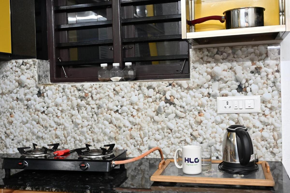 Elamkulam Penthouse - 3Bhk Ac With Kitchen - Kochi Lägenhet Chottanikara Exteriör bild